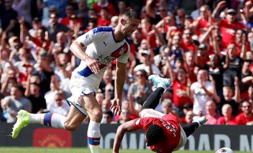 كريستال بالاس يفوز علي مانشستر يونايتد 2-1 في الدوري الانجليزي