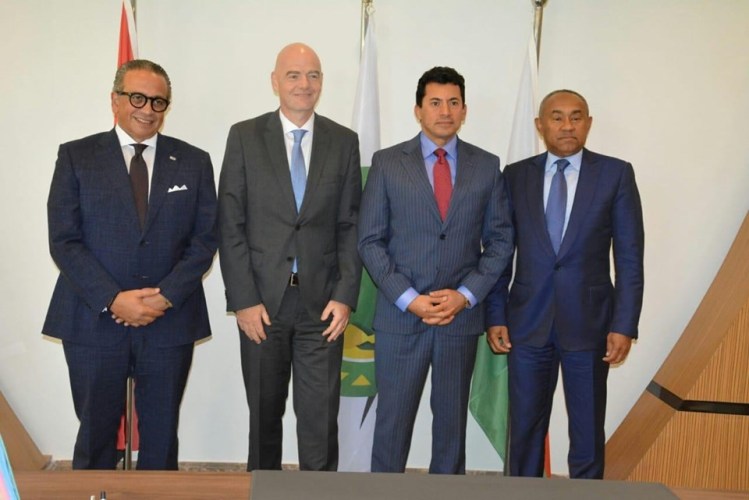 رئيس الاتحاد الدولي لكرة القدم يستقبل وزير الرياضة والجنايني اليوم