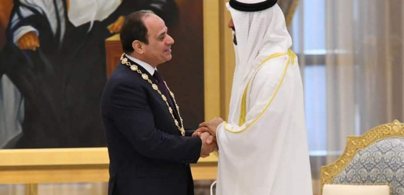 الشيخ محمد بن زايد يمنح الرئيس السيسي “وسام زايد”