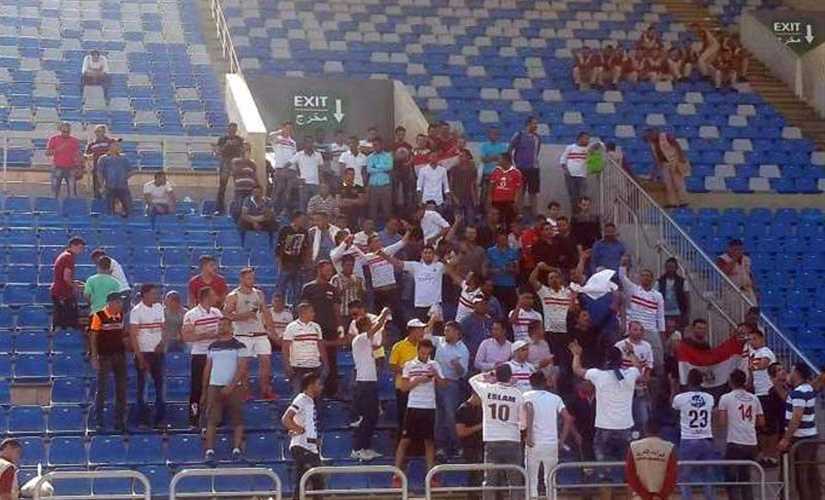 جماهير الزمالك تهاجم اللاعبين بعد التعادل أمام سموحة