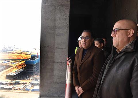 مدبولي يصعد للدور الـ16 بالبرج الأيقوني في العاصمة الإدارية الجديدة