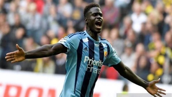 السنغالي بادجي يشارك في مران الأهلي الجماعي اليوم