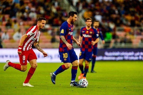 برشلونة يقترب من تجديد عقد ميسي