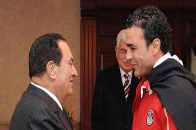 عصام الحضري ينعي الرئيس الأسبق حسني مبارك