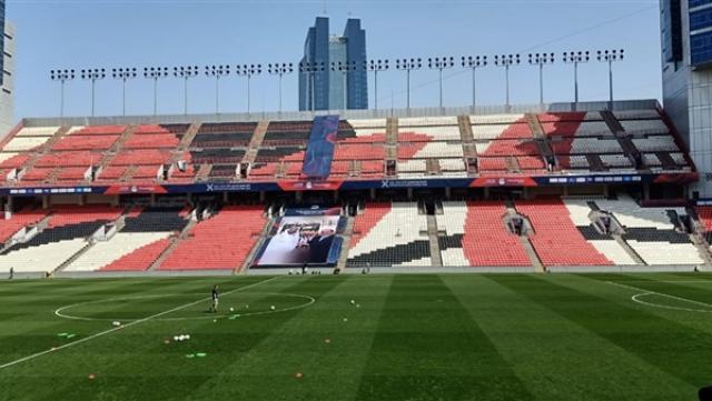 استاد محمد بن زايد يتزين بصورة السيسي وبن زايد