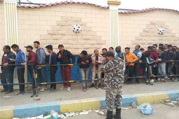 إقبال كثيف من جماهير الإسماعيلي علي تذاكر مباراة الرجاء المغربي