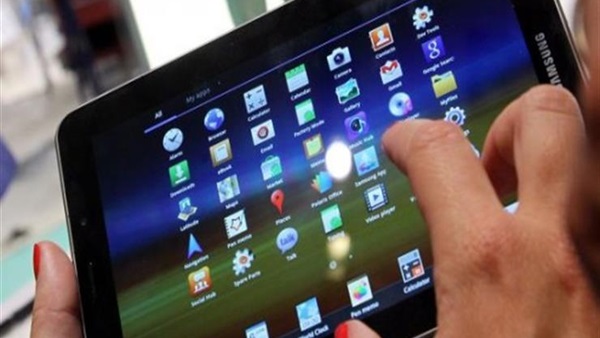 طلاب أولى ثانوى يبدأون اليوم من المنازل امتحان نهاية الترم الثانى إلكترونيآ