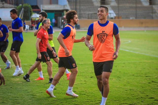 مدافع الأهلي يرغب في الإستمرار مع سموحة الموسم المقبل