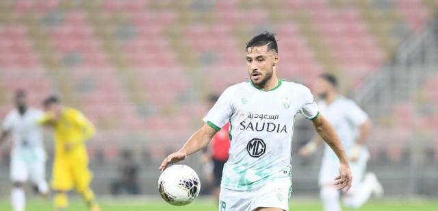 عاجل/ الأهلي يحسم صفقة الجزائري يوسف البلايلي