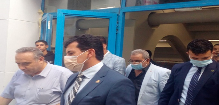 وزير الرياضة يتفقد استاد القاهرة استعداداً للمباريات الأفريقية للأهلى والزمالك