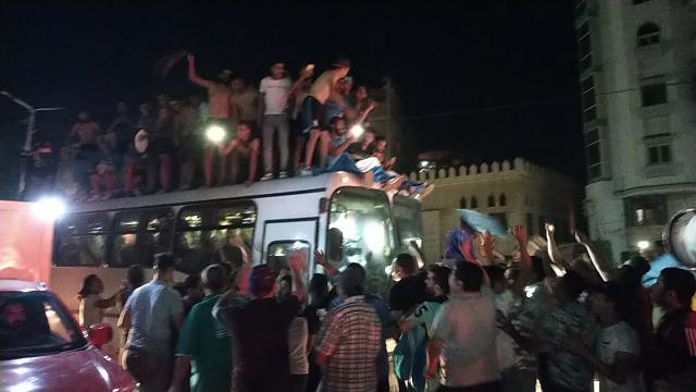 جماهير المحلة تحتفل بصعود فريقها للدوري الممتاز