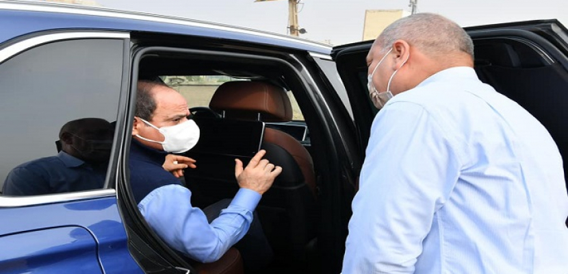 الرئيس السيسي يتفقد سير العمل في بعض مواقع مشروعات تطوير شبكة الطرق والمرافق بالقاهرة