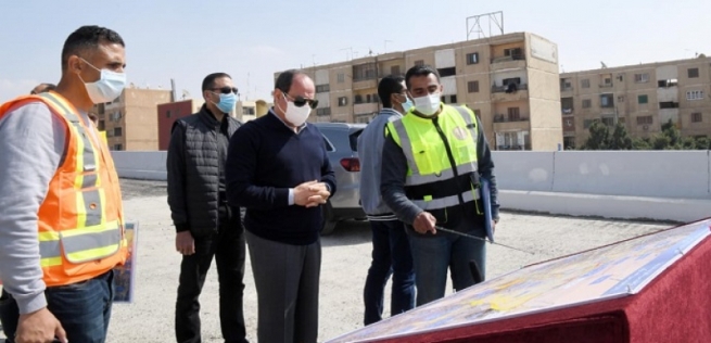 الرئيس السيسي يتفقد أعمال تطوير الطرق والمحاور بشرق القاهرة ويوجه بسرعة إنجازها