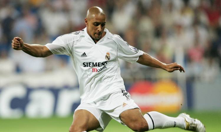 النجم البرازيلي روبرتو كارلوس يشيد بالدورى المصرى