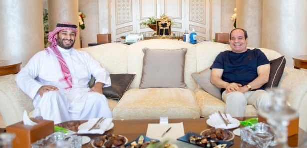 الرئيس السيسي يلتقي ولي العهد السعودي في شرم الشيخ
