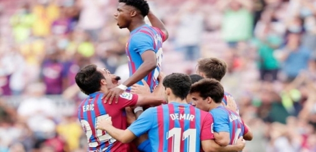 تشافي يعلن قائمة برشلونة لمواجهة إشبيلية في الدوري الإسباني