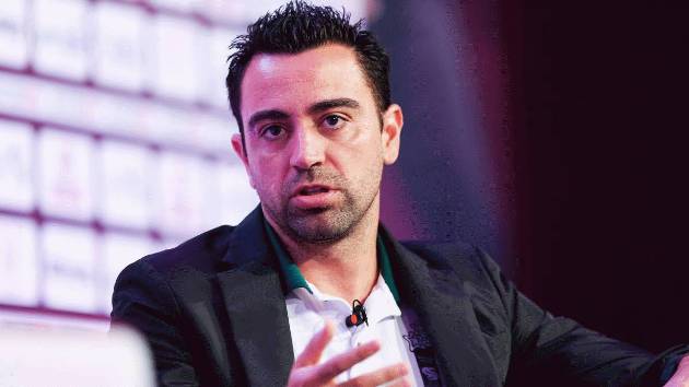 برشلونة يعلن تعيين تشافي مديراً فنياً للفريق