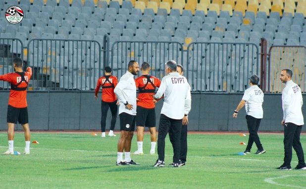 المنتخب الوطني يبدأ اليوم الاستعداد لمواجهة الجزائر في مباراة تحديد أول المجموعة