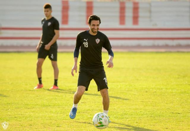 أيمن حفني يشارك في التدريبات الجماعية للزمالك بعد تعافيه من الإصابة