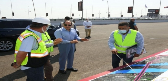 الرئيس السيسي يتفقد أعمال توسعة الطريق الدائري وعدداً من المحاور والطرق الجديدة بمنطقة مطار القاهرة