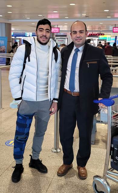 أكرم توفيق يطير إلى ألمانيا لإجراء جراحة الرباط الصليبي