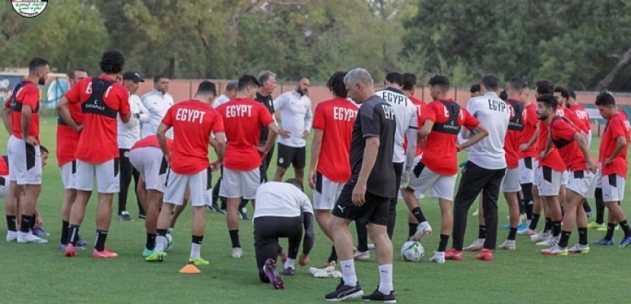 أزمات وائل جمعة وراء قرار اتحاد الكرة بالغاء منصب مدير المنتخب