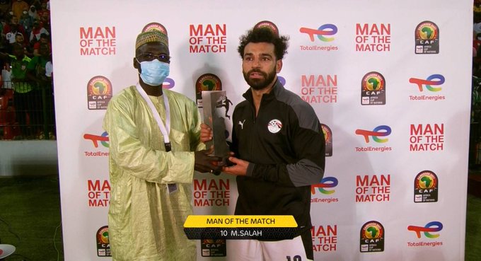 صلاح يفوز بجائزة رجل مباراة مصر وغينيا بيساو