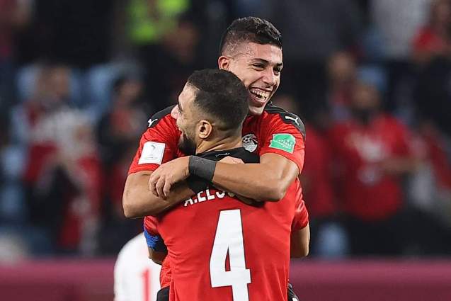 لاعب إنبي يجري عملية الرباط الصليبي