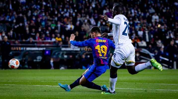 برشلونة يستضيف فالنسيا اليوم في الدوري الإسباني