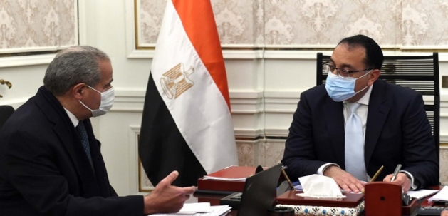 رئيس الوزراء يتابع مع وزير التموين توافر السلع الاستراتيجية واستعدادات شهر رمضان