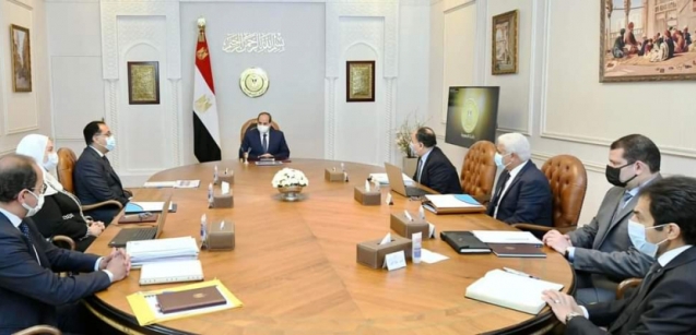 السيسي يوجه الحكومة بإعداد حزمة إجراءات لتخفيف آثار التداعيات الاقتصادية العالمية على المواطن