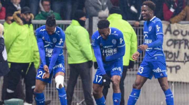 سانت إيتيان يتعادل مع تروا 1-1 في الدوري الفرنسي