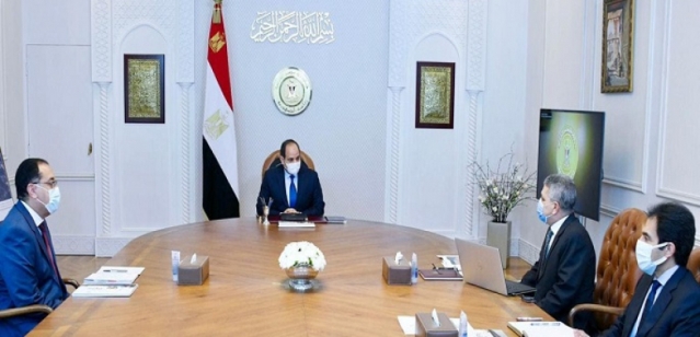 الرئيس السيسي يوجه بتطوير قناة السويس ومجراها الملاحي ومرافقها