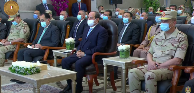 الرئيس السيسي يشهد بدء موسم حصاد القمح في توشكى بجنوب الوادى