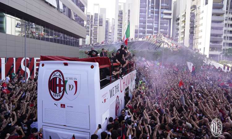 جماهير ميلان تحتشد في شوارع ميلانو للاحتفال بلقب الدوري