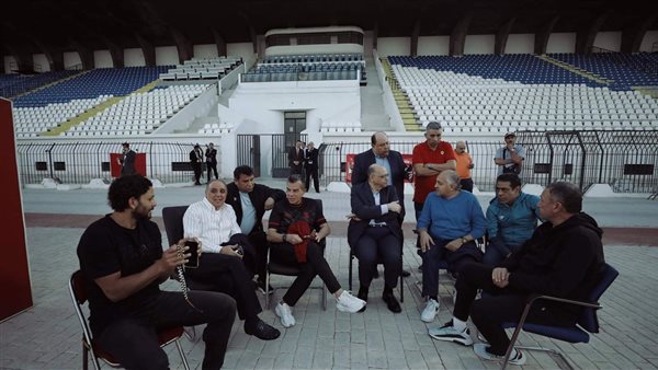 الخطيب يناقش ترتيبات دخول جماهير الأهلي مباراة الوداد مع السفير المصري