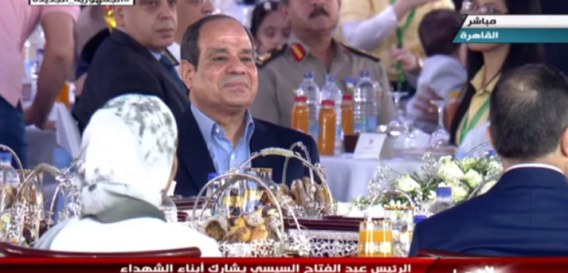 الرئيس السيسي يشارك أسر وأبناء الشهداء احتفالية عيد الفطر المبارك