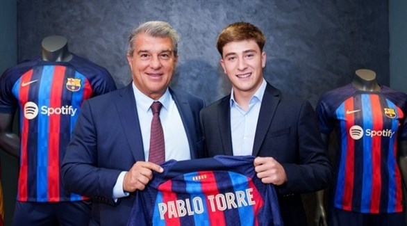 برشلونة يعلن ضم بابلو توري
