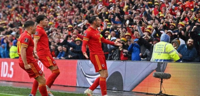 ويلز تفوز على أوكرانيا 1-0 وتتأهل لكأس العالم للمرة الأولى منذ 64 عاماً