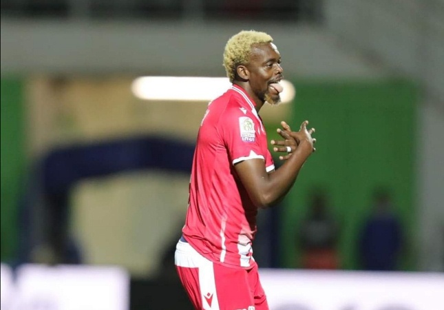 مهاجم الوداد المغربي يدخل حسابات الأهلي