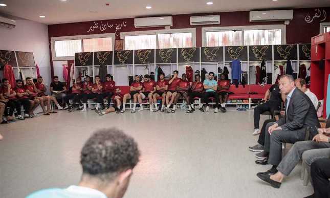 الخطيب للاعبي الأهلي: المُقصر ليس له مكان في الفريق