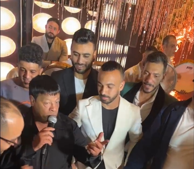 الأهلي يعاقب أربعة لاعبين من فريق الكرة بعد ظهورهم بأحد الأفراح