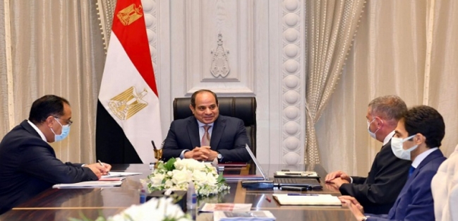 الرئيس السيسي يطلع على مستجدات إنشاء أكبر مصنع للغزل في العالم بالمحلة