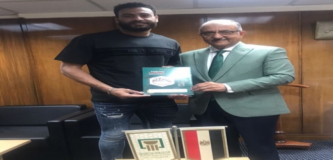 البنك الأهلي يتعاقد مع أبو جبل لمدة ثلاثة مواسم