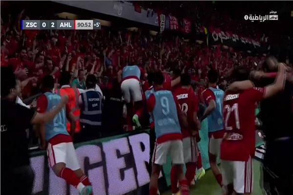 ممر شرفي من لاعبي الأهلي للزمالك بعد خسارة الأبيض للسوبر