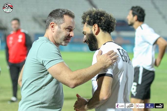 حازم إمام يحضر مران منتخب مصر اليوم في الكويت