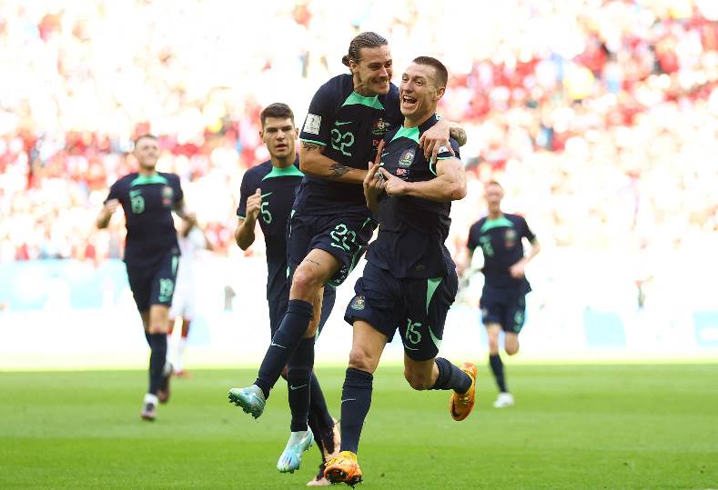 أستراليا تتقدم علي تونس 1-0 في الشوط الأول