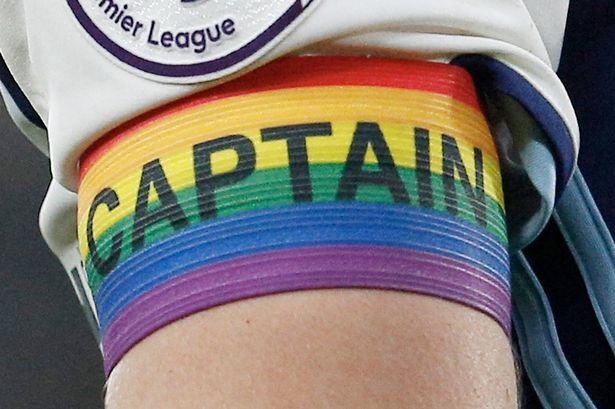 رسمياً | فيفا يمنع ارتداء شارة المثليين بمونديال قطر 2022