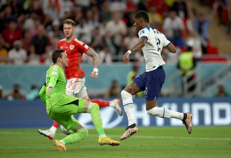 إنجلترا تتعادل مع ويلز بدون أهداف في الشوط الأول