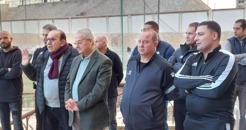 ئيس نادي المقاولون العرب يحفز اللاعبين قبل مباراة الزمالك في الدوري